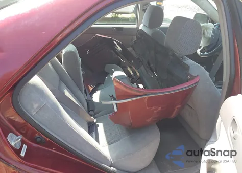 2004 Toyota Camry Le z USA, uszkodzony, nr VIN 4T1BE32K94U292915